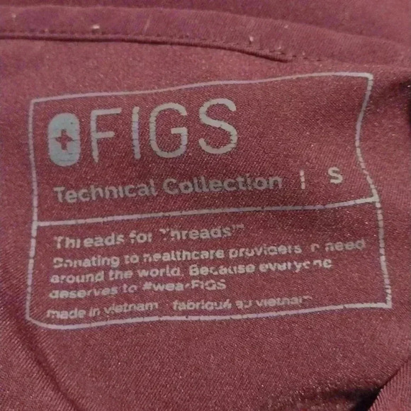Figs Leon Three-Pocket Scrub Top - Picture 7 of 7